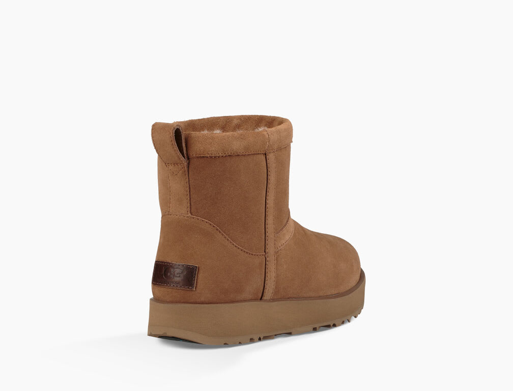 Classic mini on sale waterproof boot ugg